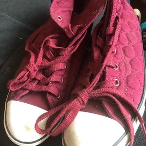 Size 9 1/2 Burgundy Converse high tops